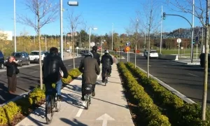 Inauguració d'un dels carrils bici per accedir a la UAB (Font: JR. Armadàs)