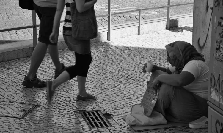 Dona demanant, a Portugal