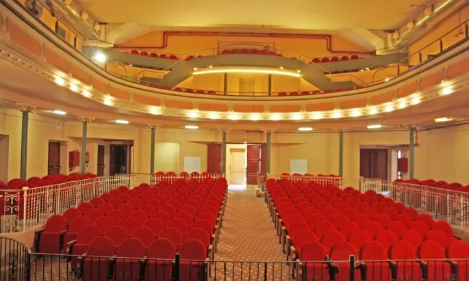 El pati de butaques del Teatre de Sarrià rehabilitat