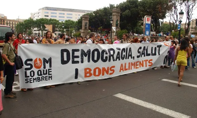 Mobilitzacions per uns conreus i alimentació lliures de transgènics a Catalunya (imatge; somloquesembrem.org)
