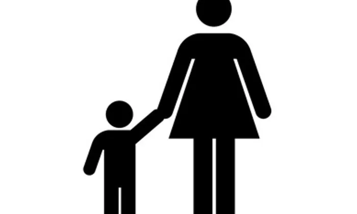 Imatge familia monoparental. Font: Social.cat 
