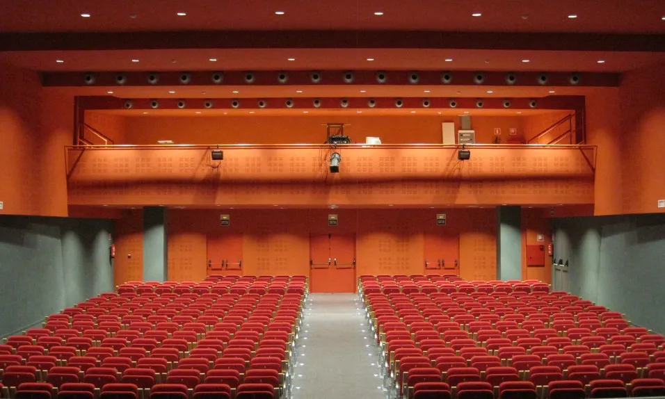 El 1931 van començar les obres de construcció de l’edifici del Patronat de la Catequística i el 1932 es va inaugurar la Sala del Teatre 