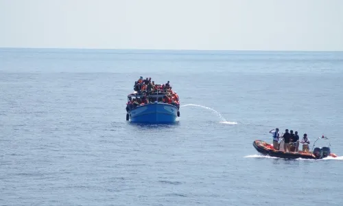 Els traficants d'immigrants es promocionen mitjançant les xarxes socials. Fotografia: MOAS