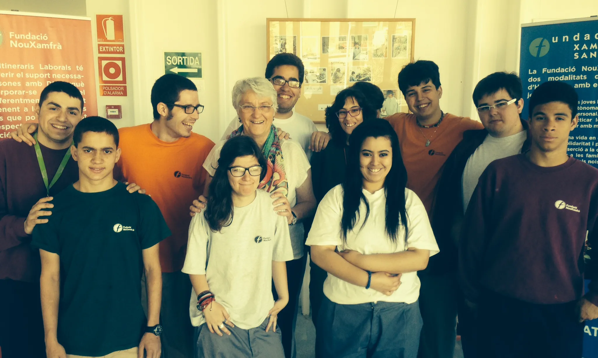Imma Pericas, al centre de la imatge, junt amb alumnes de la Fundació Nou Xamfrà