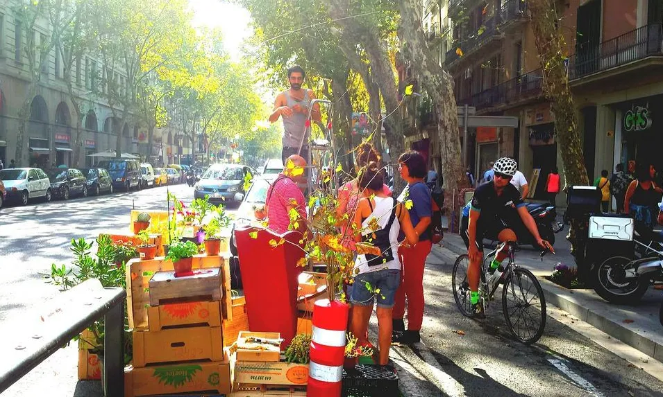 Instal·lació a Sant Antoni (Park(ing) Day a Barcelona)