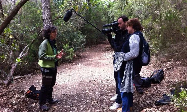 Gravació d'un capítol amb Eloisa Matheu a Collserola, especialista en cants d'ocells (imatge: Eloisa Matheu)