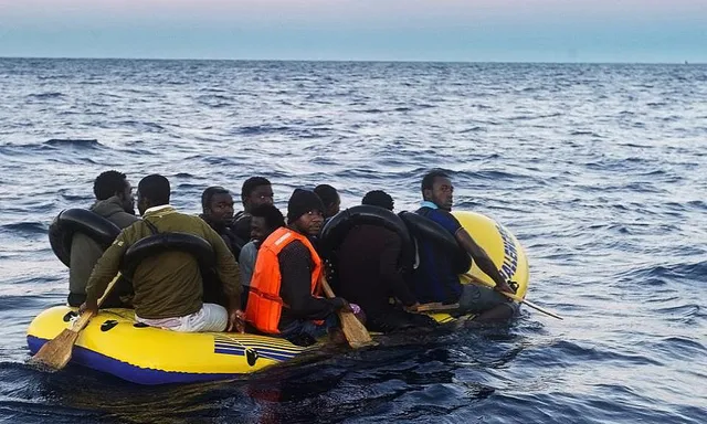 Embarcació al Mediterrani. Font: Petits Detectius