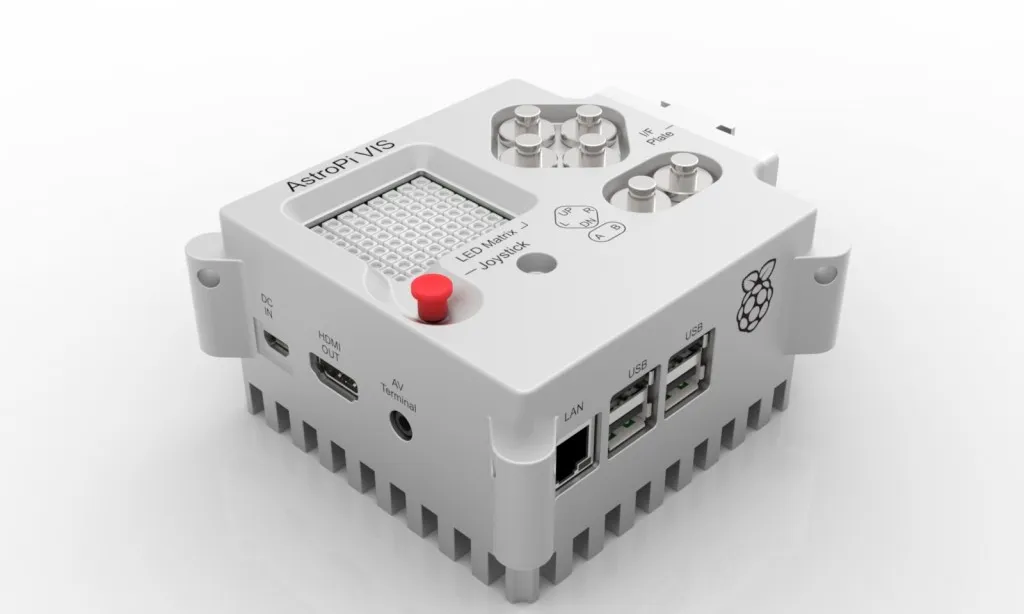 El projecte Astro Pi es compon d'un microordinador Rasbperry Pi, diferents sensors i una caixa especial pel viatge.