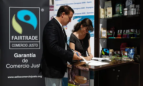 Aparador de Fairtrade en una exposició. Font: Wikimedia