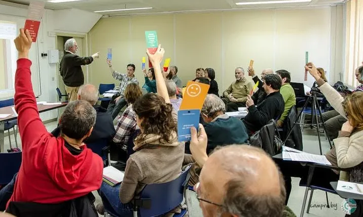 Moment de la sessió de constitució de l'O4C. Font: Llibertat.cat