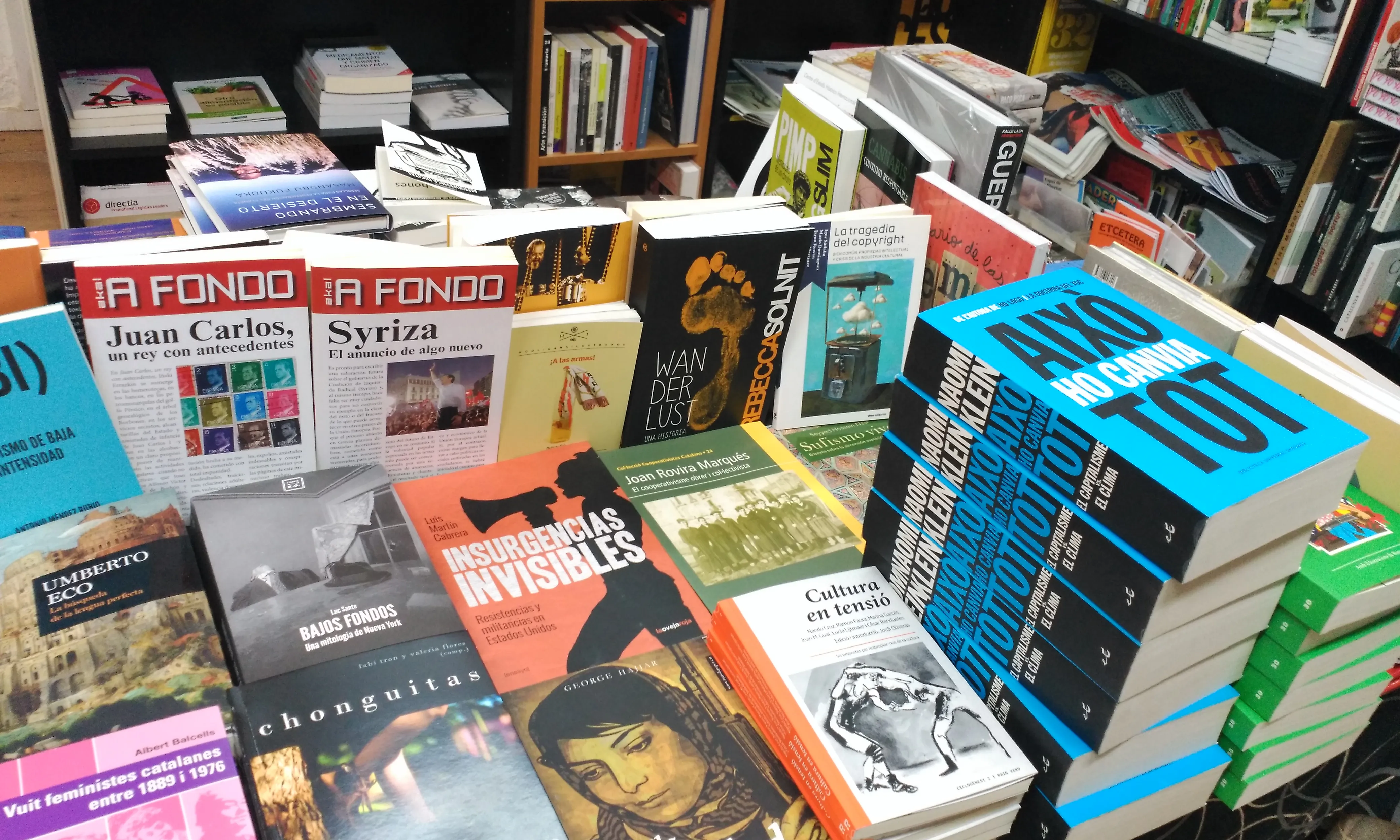 La llibreria està especialitzada en teoria crítica, memòria obrera, estudis urbans i gènere / Font: Minyons Escoltes i Guies de Catalunya