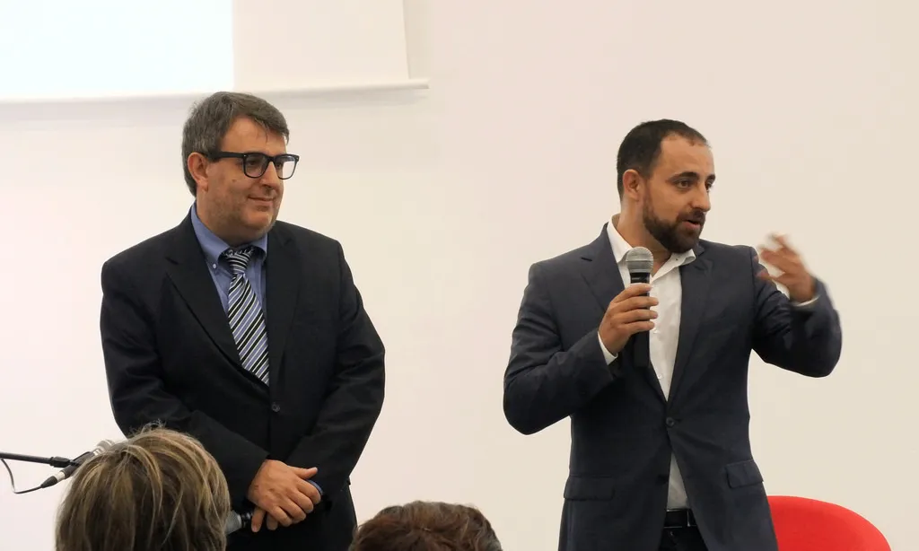 Fabian Mohedano en una ponència al CCCB. Font: Fundació Factor Humà, Flickr