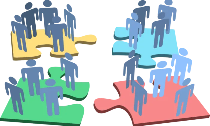 Persones que formen un puzzle. Font: web museandcompass.com