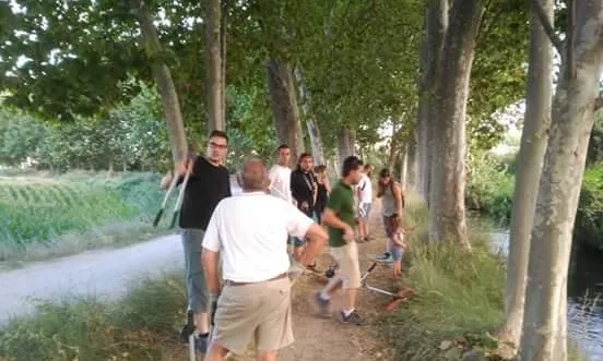 L'entitat organitza al llarg de l'any jornades de voluntariat ambiental pel manteniment de les banquetes arbrades (imatge: labanquetadejuneda.cat)