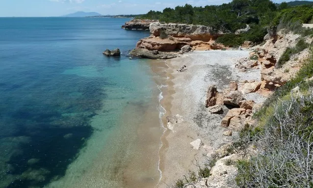 Platja dels Capellans de l'Ampolla (imatge: wikilok.com)
