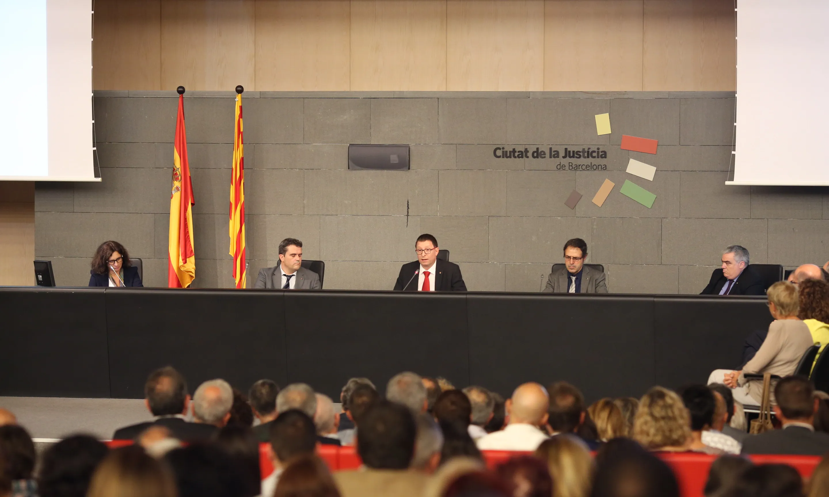 Acte entrega reconeixement. Font: www.justiciaipau.org