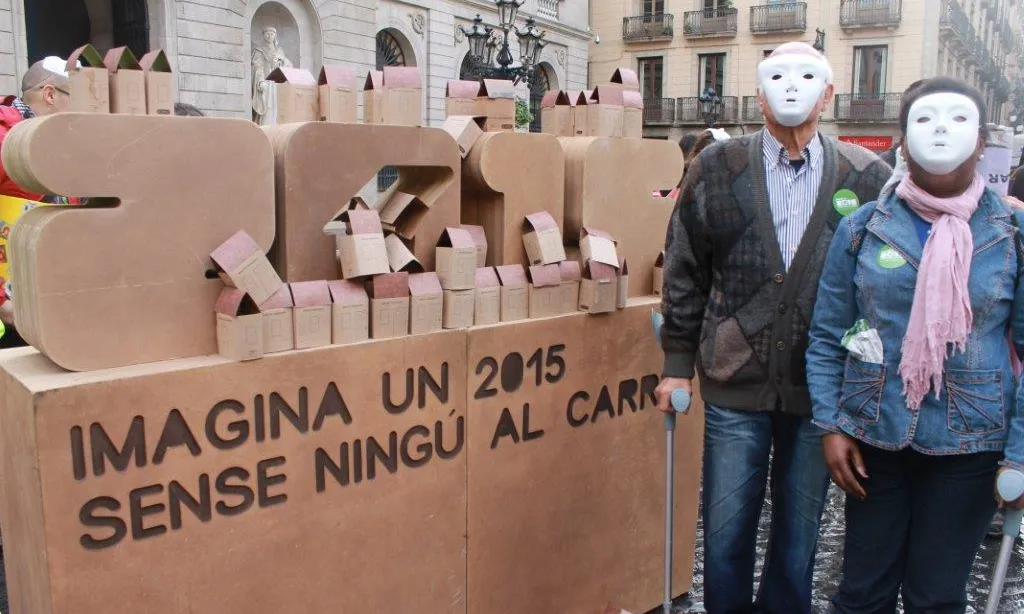 Imatge de la flashmob organitzada per Càritas Diocesana de Barcelona y la XAPSLL (Font: Montse Gispert-Saüch)