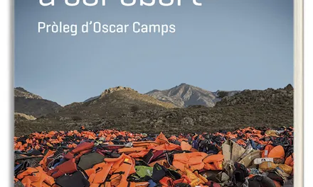 "Lesbos, a cor obert" és el llibre d'Arantza Diez, periodista i membre de la comissió Dignitat, Migrats i Refugiats