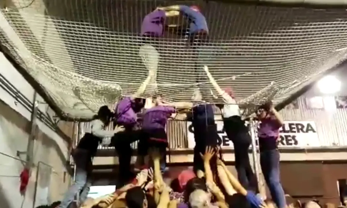 Assaig de la Colla Castellera de Figueres amb la xarxa actual (TotSuma.cat).