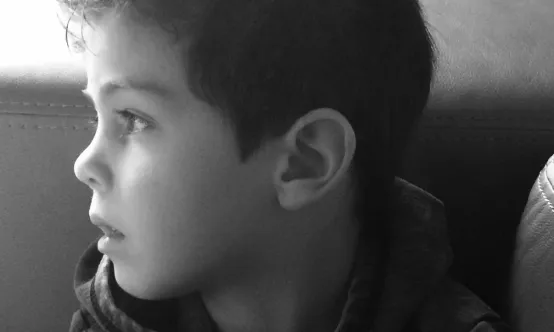 El fill de Jordi Méndez, qui ha impulsat el repte per investigar la malaltia minoritària de Duchenne. Font: Migranodearena.org