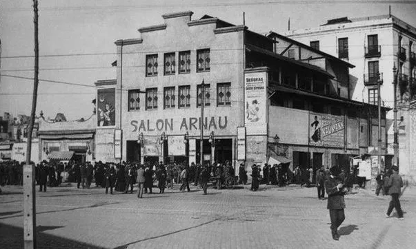 Foto d'arxiu del teatre Arnau