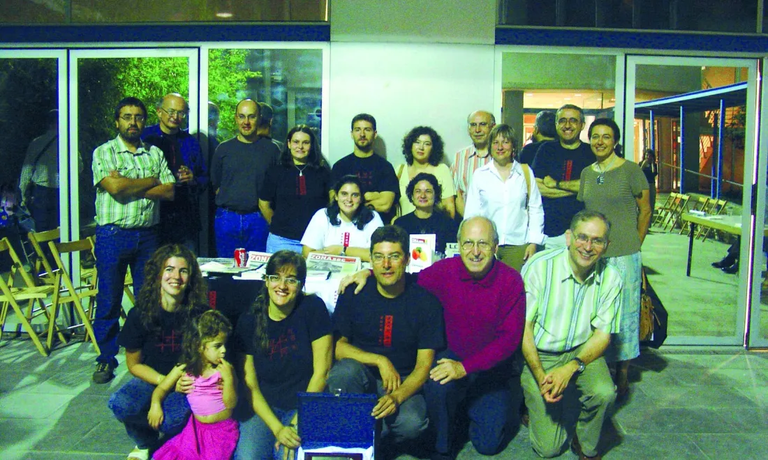 L'equip de la publicació l'any 2007