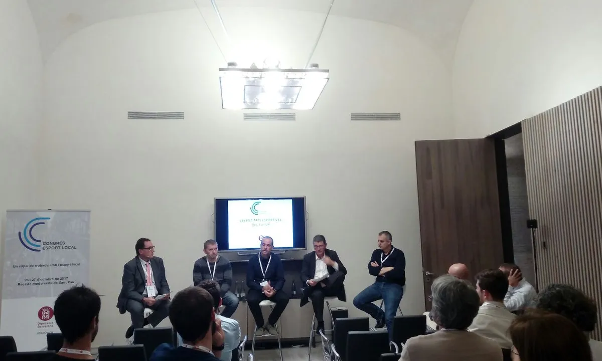 D'esquerra a dreta, l'historiador Carles Viñas, el gerent del club Bera Bera Ruby de Donostia Igor Etxeberría, el cap del Servei d'Esports de l'Ajuntament de Sant Joan Despí José Antonio Pérez i el gerent de Suport Associatiu Victor García