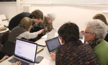 Dones editant la Viquipèdia a Les Corts