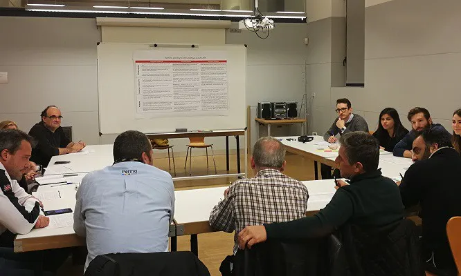 Una sessió de treball en el marc del projecte