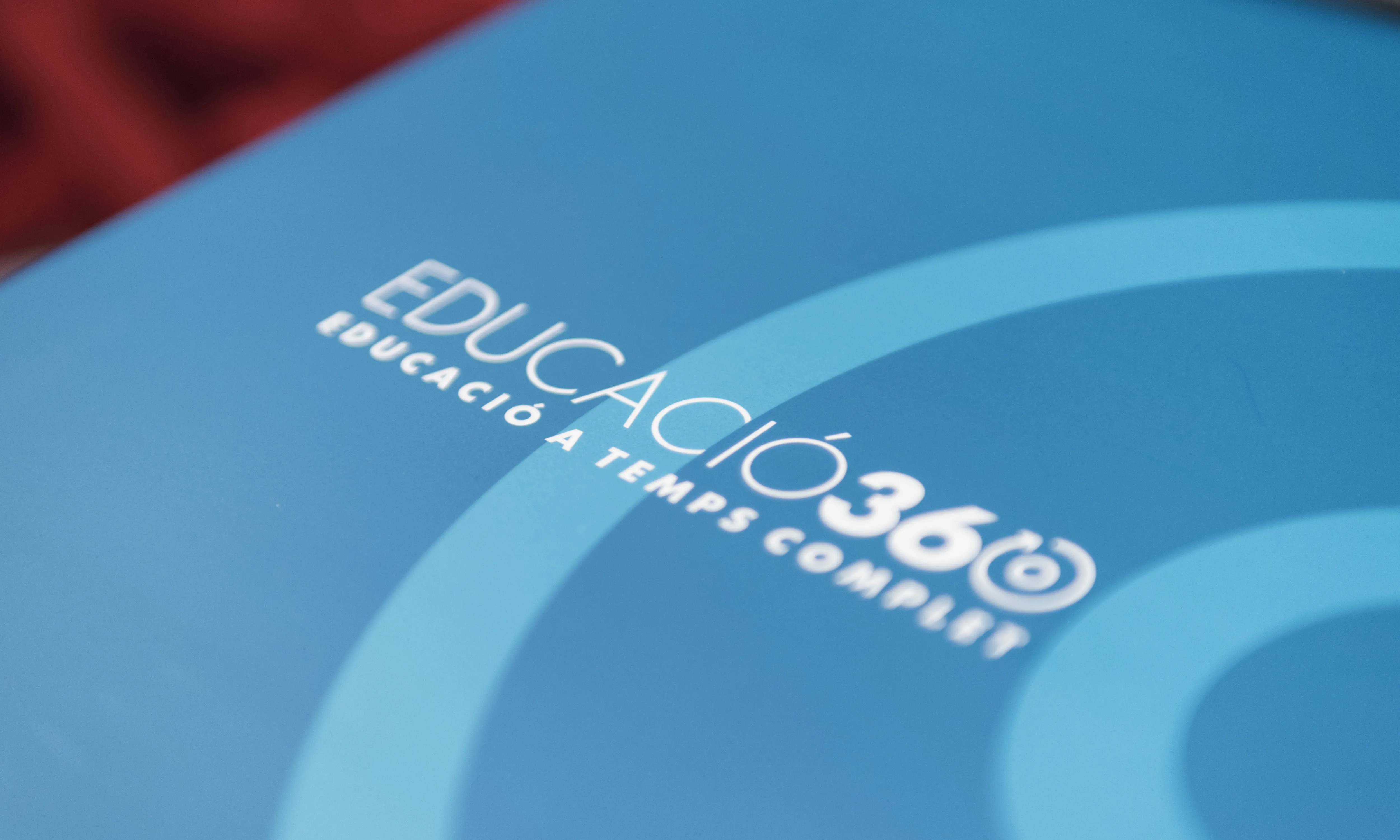 Carpeta de presentació de l'aliança EDUCACIÓ360