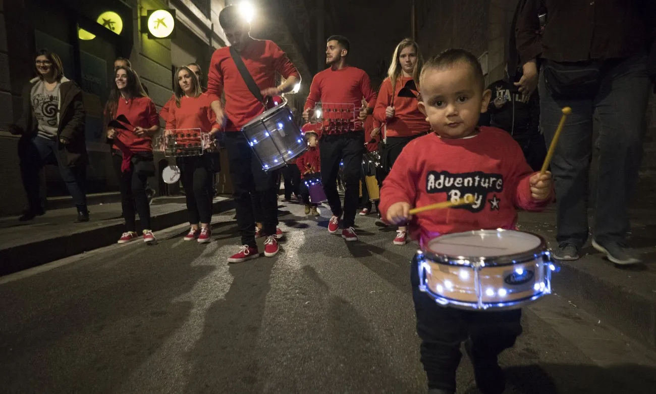 Des d'ARTiPARTraval fan una crida a participar a l'espectacle comunitari 'Lluernes d'Hivern'