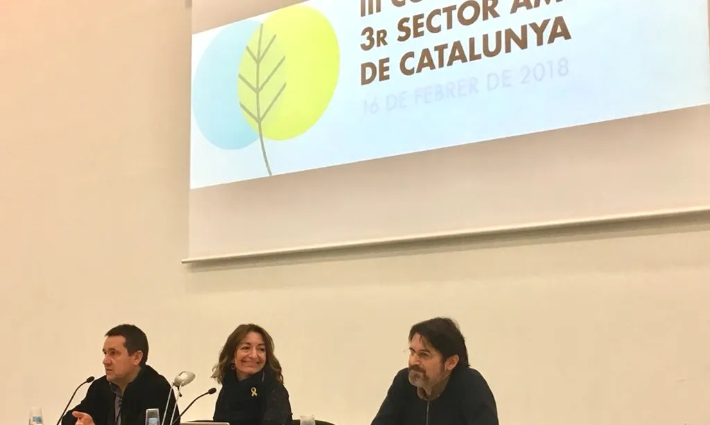 Manel Cunill, coordinador de l'Obrador del Tercer Sector Ambiental de Catalunya, amb Marta Subirà, secretària de Medi Ambient i Sostenibilitat de la Generalitat de Catalunya, i Frederic Ximeno, comissionat d'Ecologia de l'Ajuntament de Barcelona