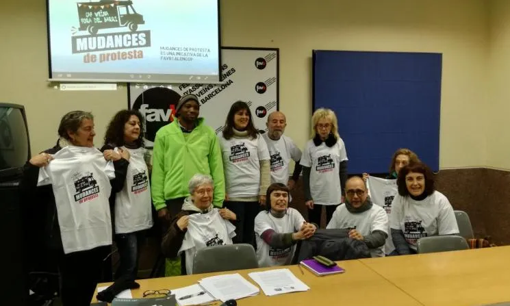 Presentació de la campanya amb samarretes estampades.