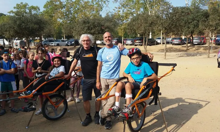 L'associació Rodamunt d'excursió amb les cadires Joëlette 