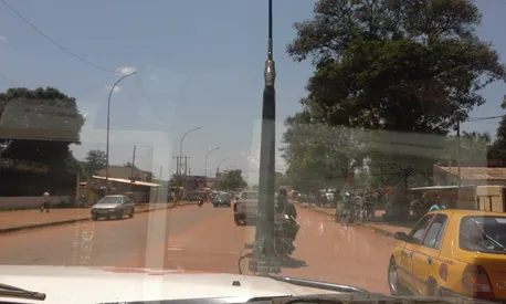 La capital de la República Centreafricana des d'un cotxe de Metges Sense Fronteres.