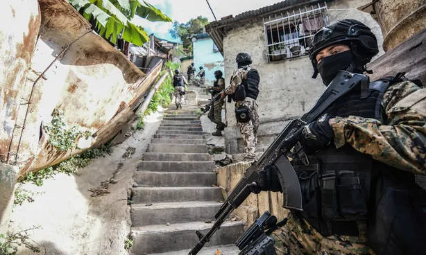 Denuncien milers de persones mortes anuals a Veneçuela per arma de foc.