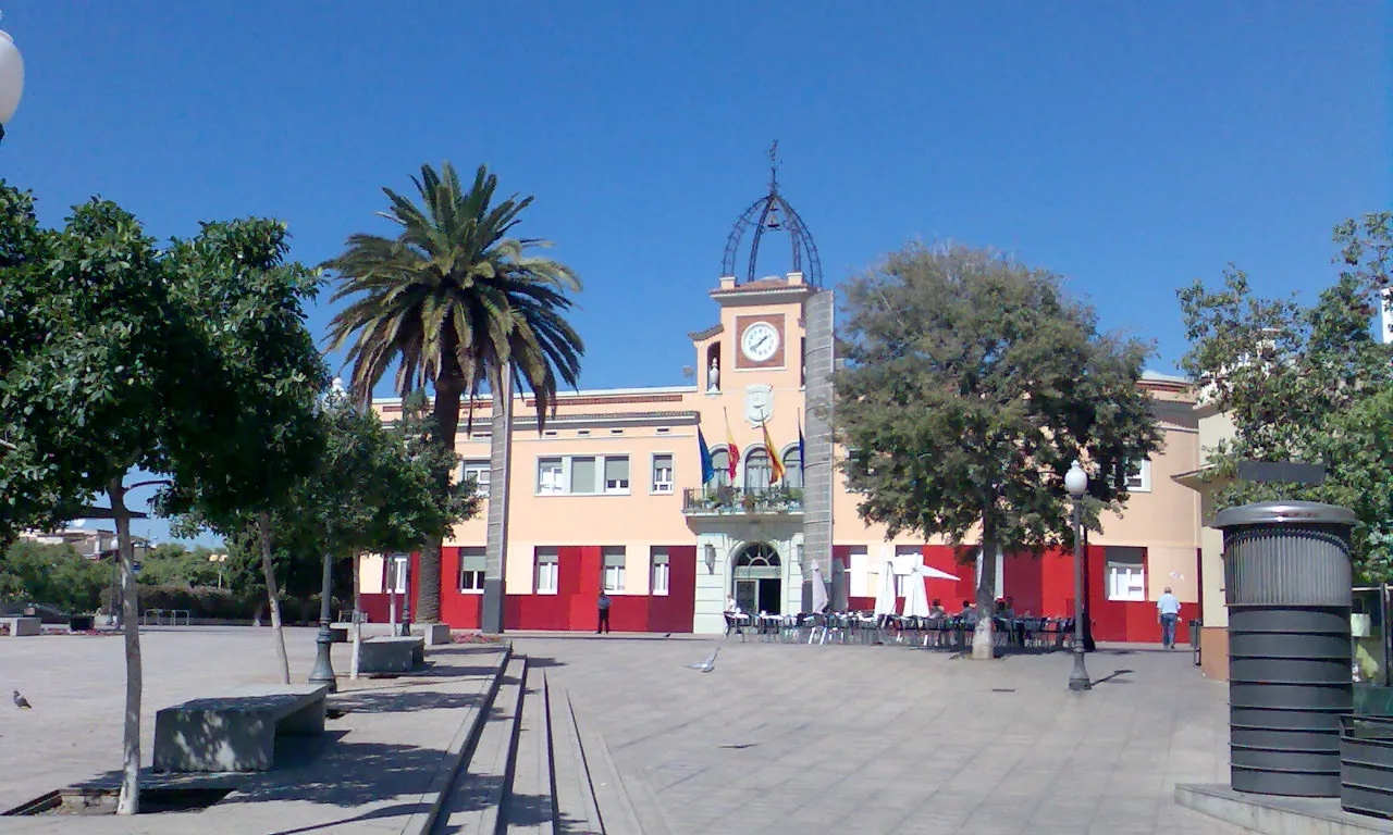 Imatge de la plaça de l'Ajuntament de Santa Coloma de Gramenet. 