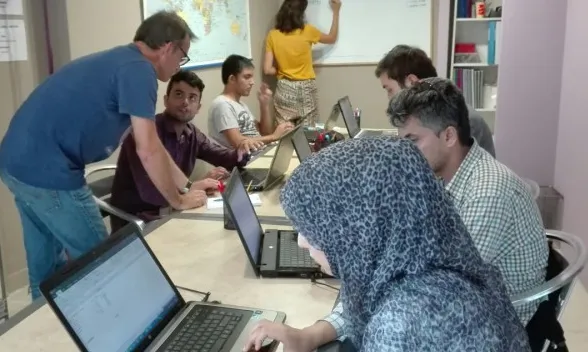 Projecte AMAL treballa per crear un futur esperançador per a les persones migrades a través de l’educació.  