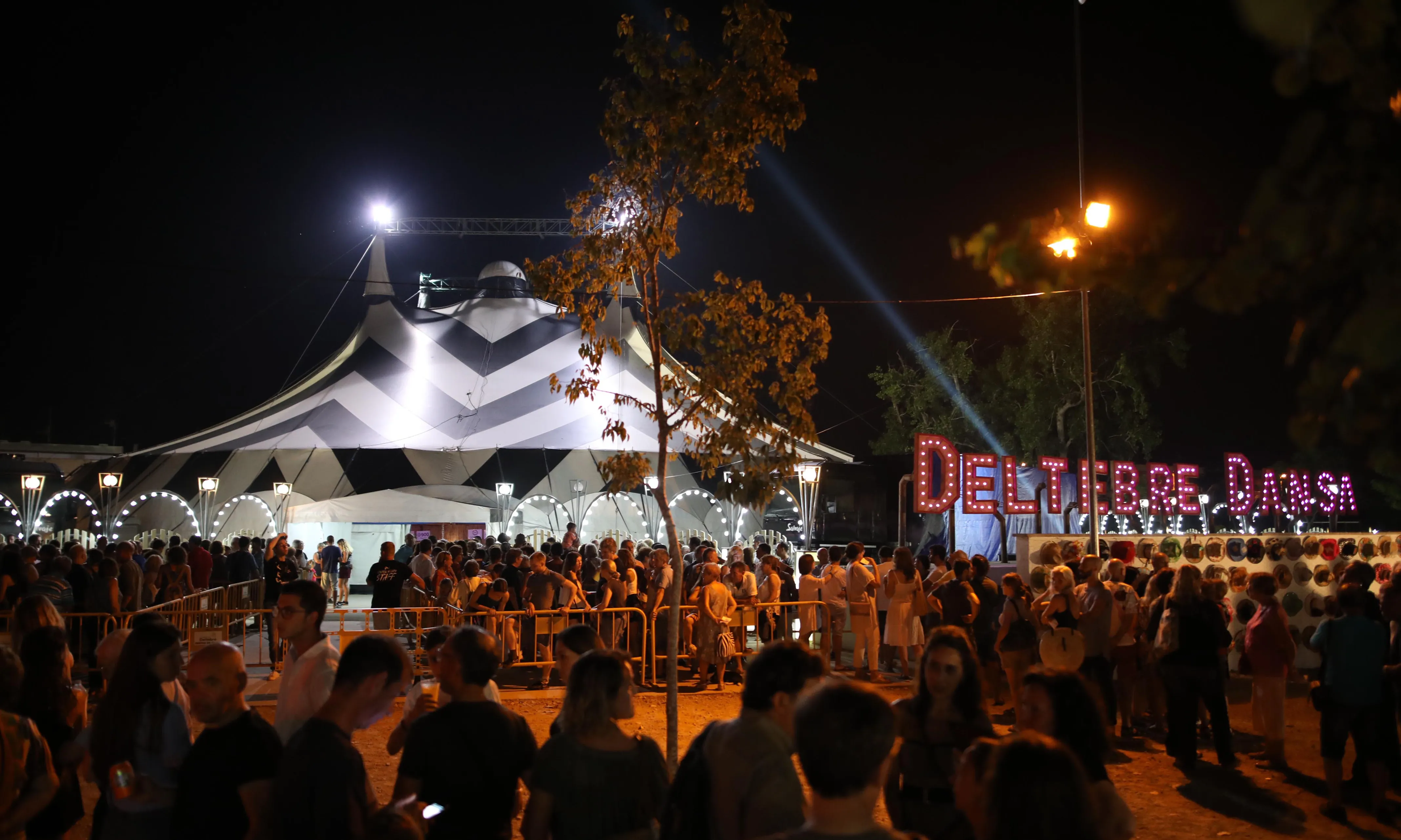 El només 15 anys, el Deltebre Dansa s'ha consolidat a tot l'Estat com elf estival de referència de les arts escèniques
