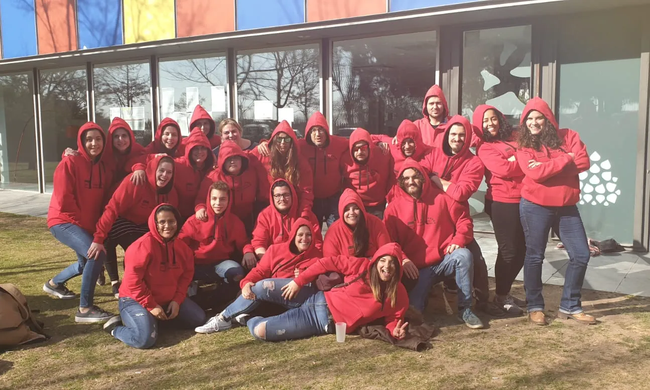 L'equip de l'Esplai Pubilla Cases-Can Vidalet durant l'AgoFedesplai d'aquest 2019. Font: Esplai Pubilla Cases-Can Vidalet.