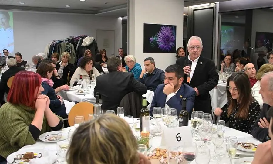 La xef ha ofert un menú inspirat en menjars dels cinc continents, fent referència a la proposta educativa ‘NuSOS per la ciutadania global’. Font: Fundesplai.
