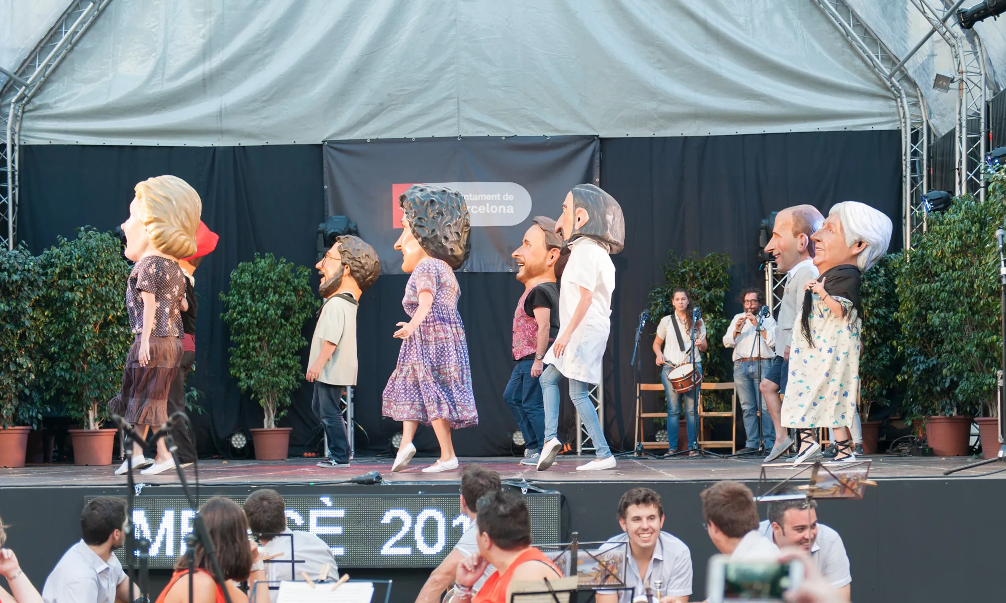 Ball de capgrossos al MercèDansa 2019. Font: Barcelona Cultura.