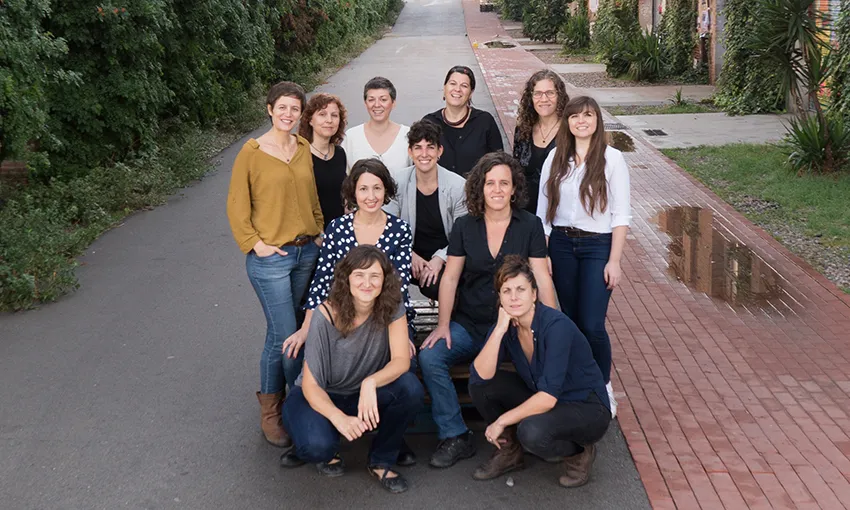 Fil a l'agulla és una cooperativa amb més de deu anys d'experiència.