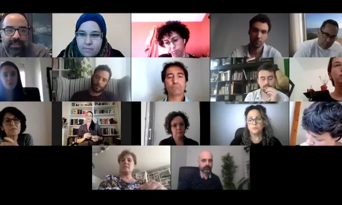 L'acte de presentació de l'informe sobre les discriminacions a Barcelona va acabar amb un debat virtual entre 15 entitats.