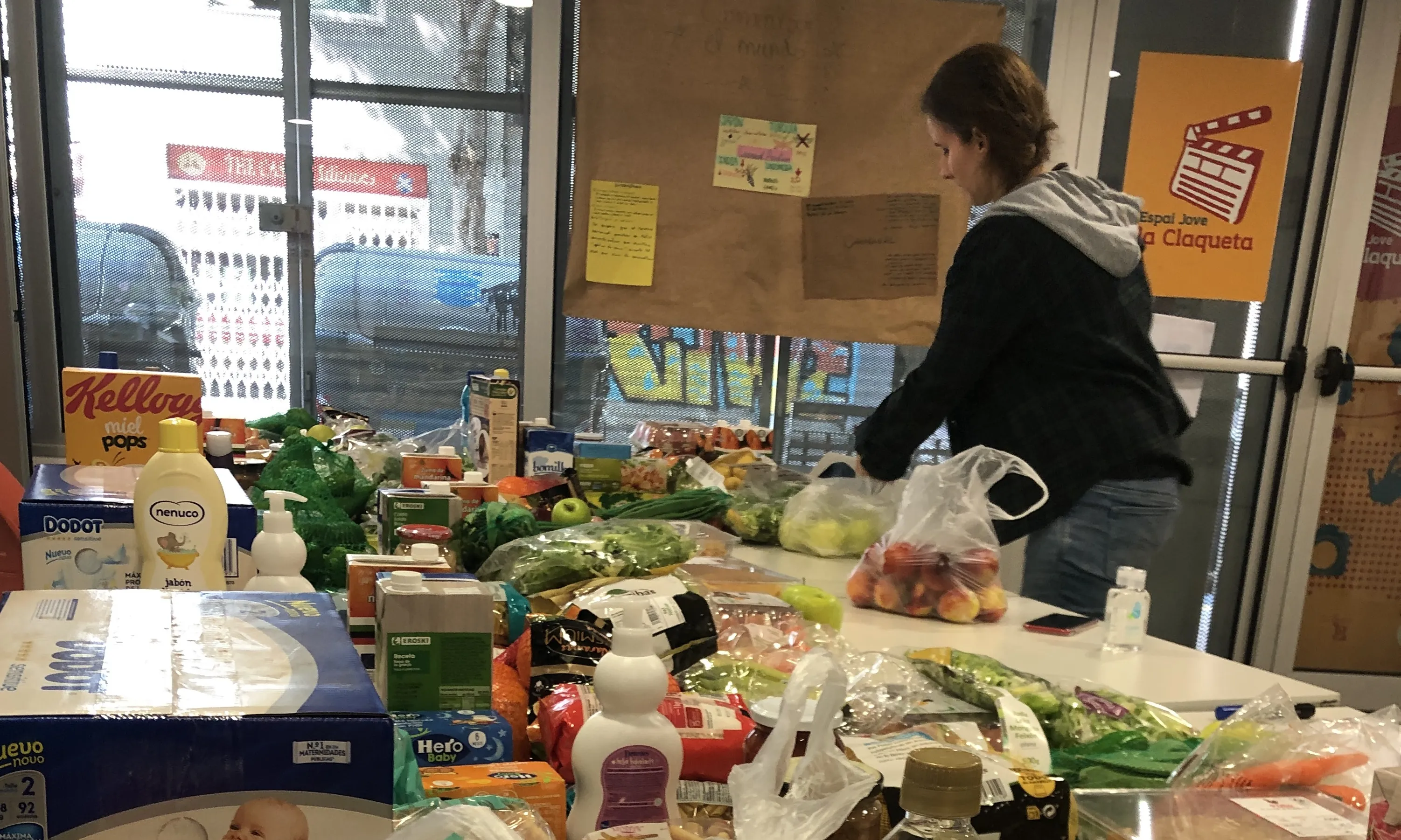 L'associació ha pogut donar més de 100 lots d’aliments a les families vulnerables durant el confinament. Font: Associació Educativa Itaca.