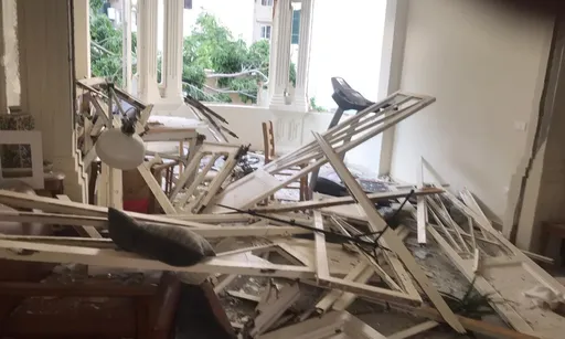 Fotografia d'una casa de Beirut totalment destrossada. Imatge de Anchal Vohra. Llicència de domini públic.