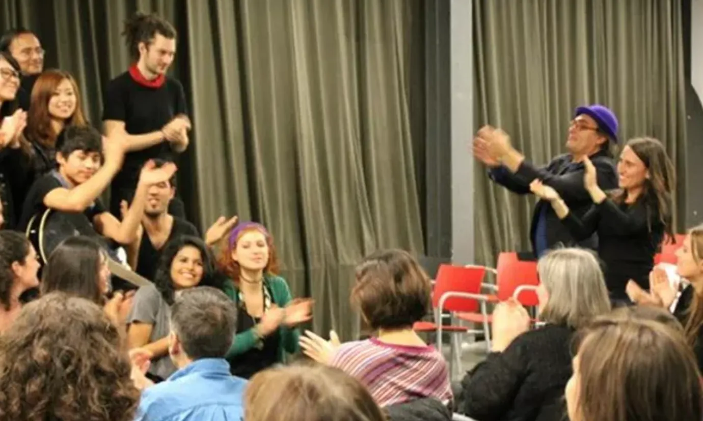 Des de fa 8 anys, a La Xixa Teatre impartim la Formació de Dinamitzadors de Teatre Fòrum Interseccional amb el suport de l'Ajuntament de Barcelona i l'Associació Intercultura.