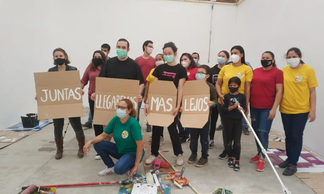 Diverses entitats, entre les quals es troba Mujeres Unidas Entre Tierras, han engegat una campanya per crear un espai cooperatiu a L'Hospitalet.