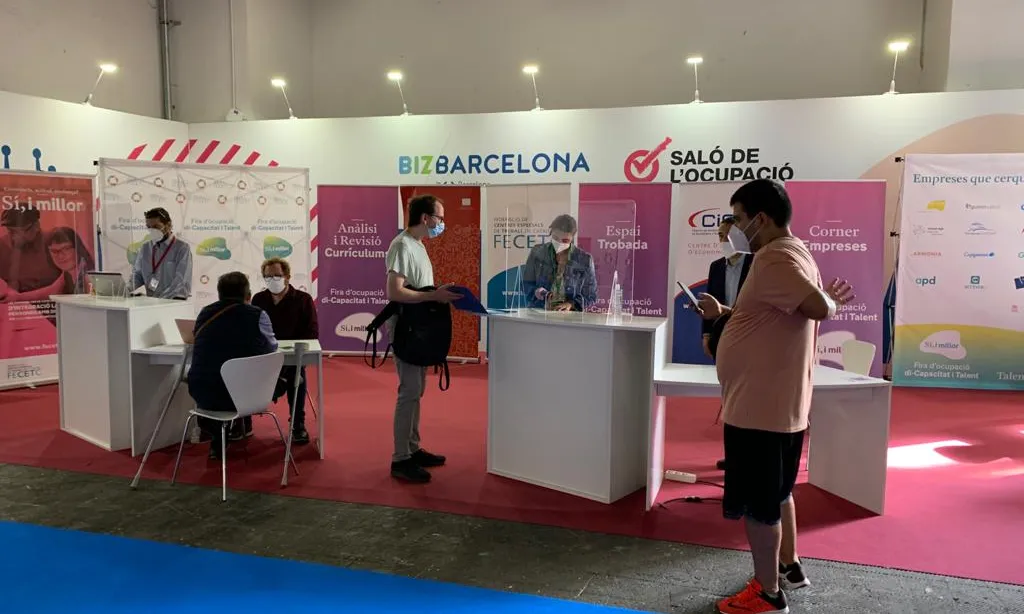 La fira ‘Sí, i millor’, que organitza FECETC dins el Saló de l’Ocupació, posa en contacte candidats amb empreses compromeses amb la inclusió de persones amb discapacitat
