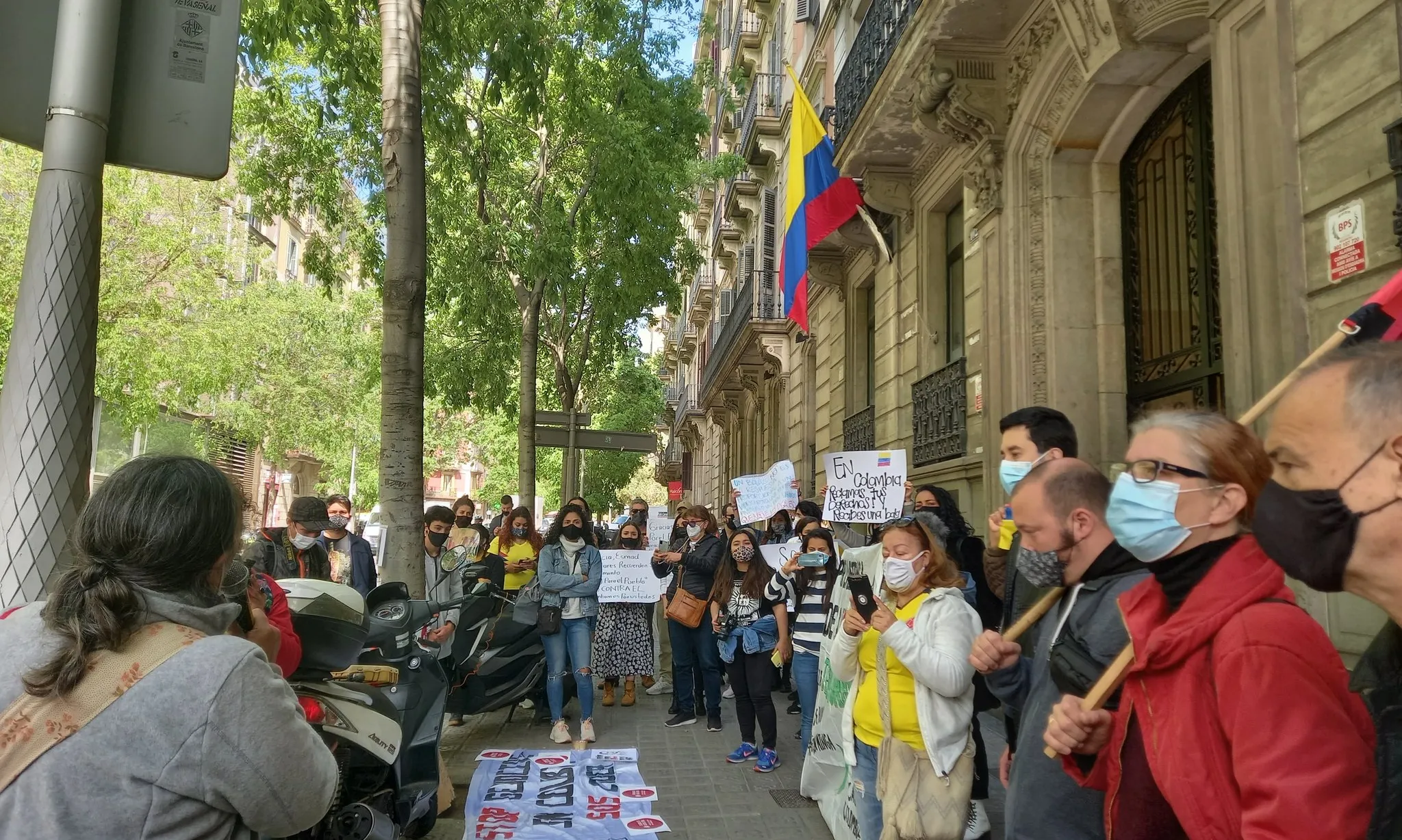 Ciutats com Barcelona també s'han vinculat al moviment amb protestes locals. 